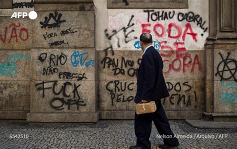 AFP Checamos on Twitter Foda Fornicação Obrigatória por Despacho