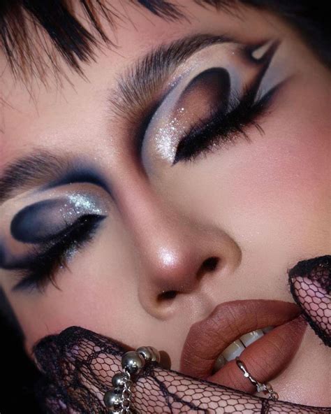 Pin By Veronica Patricia Ortiz On Own Products Artistry Makeup