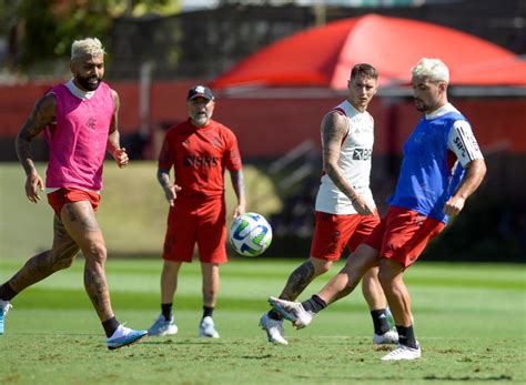 Arrascaeta Treina Mas Segue Como D Vida Do Flamengo Contra O Cruzeiro