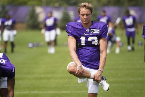 Vikings UDFA Blake Proehl leaves practice with an injury