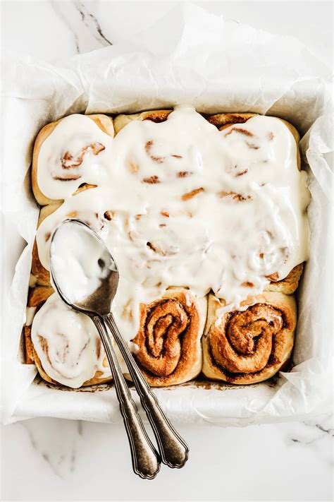 Meilleure Recette des Cinnamon Rolls et Glaçage Cream Cheese