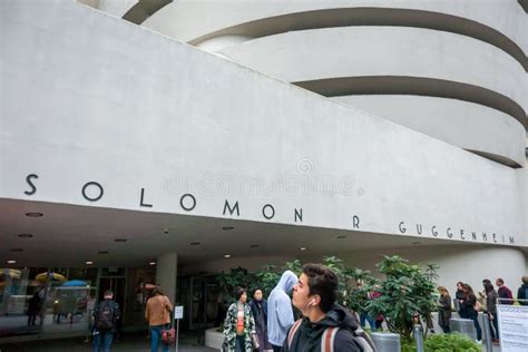 Solomon R. Guggenheim Museum Interior Bottom View To Spiral Stairs ...