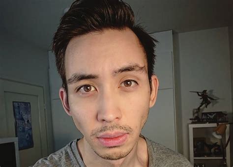 Sometähti Lakko, 28, menetti kaksi lastaan - avautuu nyt videolla surustaan