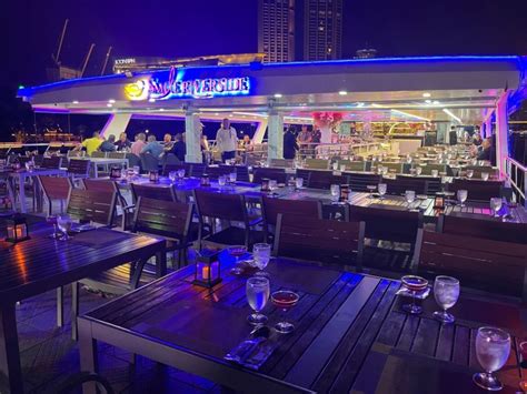 Bangkok: Chao Phraya River Buffet Dinner Cruise | GetYourGuide