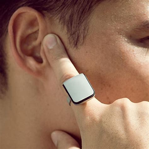 This Voice Powered Smart Ring Responds To Gestures