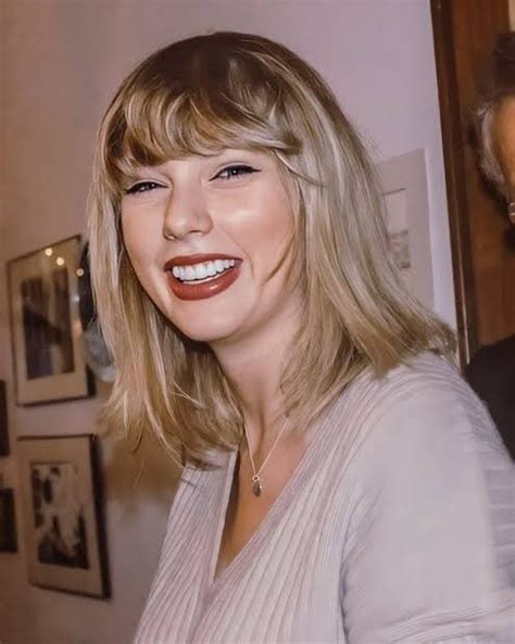 Taylor Swift Smiling With Teeth