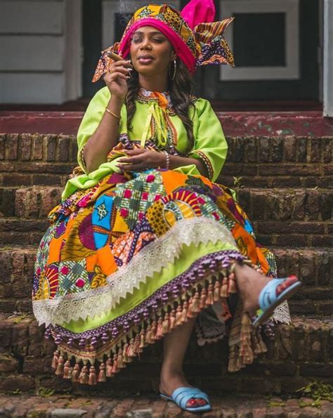 Traditional Clothing from the world : Afro-Surinamese woman, Suriname ...