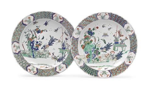 A LARGE PAIR OF FAMILLE VERTE DISHES KANGXI PERIOD 1662 1722