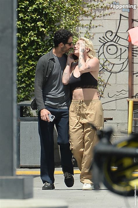 Kesha Nude OnlyFans Leaks Fappening FappeningBook