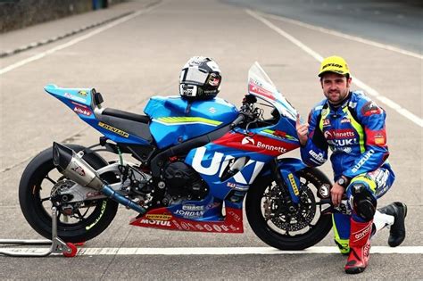 Dunlop And 2017 Bennetts Suzuki Gsx R1000 Take 1st Tt Win Suzuki Indonesia