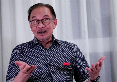 Reformist Anwar Finally Becomes Malaysias Prime Minister