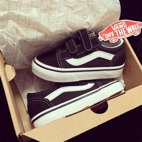 @marie.jaskari sur Instagram : Mini Vans 👶🏽👟 | Mini van, Vans, Best ...