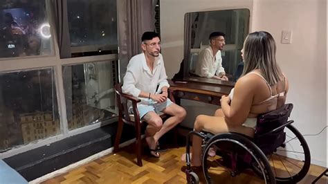 Médico fode cadeirante em consultório na consulta anal XNXX