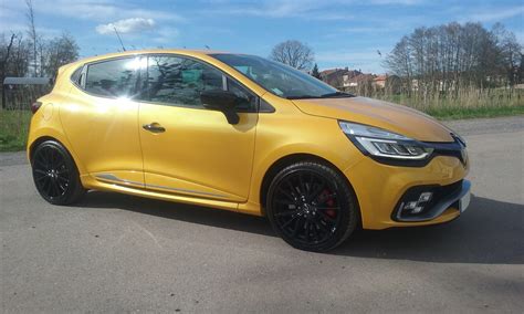 54 Clio 4 RS Ph2 200 EDC Jaune Sirius Clio RS Concept