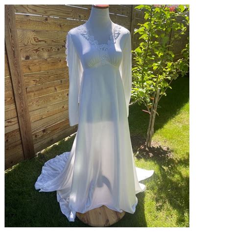 Vintage 70s White Wedding Gown Train Caplet Shop Thrilling