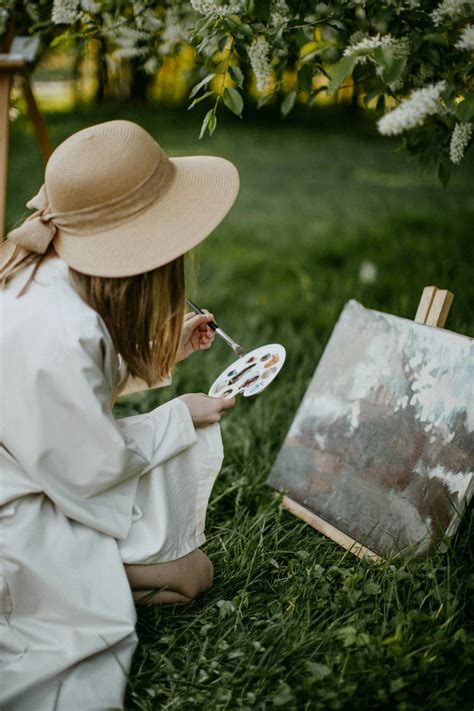 Woman Painting · Free Stock Photo