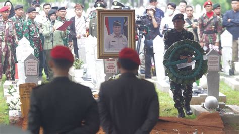 Pemakaman Mantan Kepala Bnpb Letjen Tni Purn Doni Monardo Vlix Id