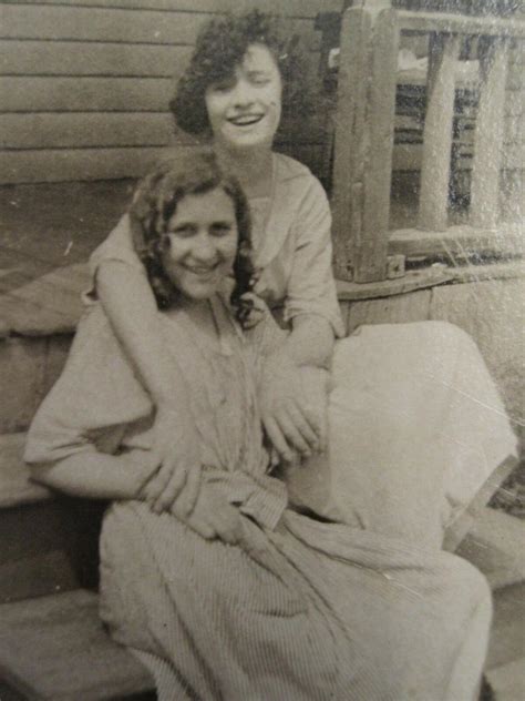 Antique Vintage Early Laughing Young Women Tlc Lesbian Int Ww1 Era Old Fun Photo Signed By