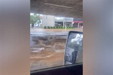 Ap S Chuva Intensa Arroio Transborda No Centro De Canoas Ag Ncia Gbc