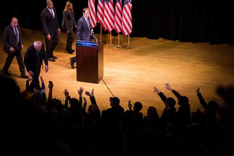 Bernie Sanders Attacks Hillary Clinton Over Regulating Wall Street