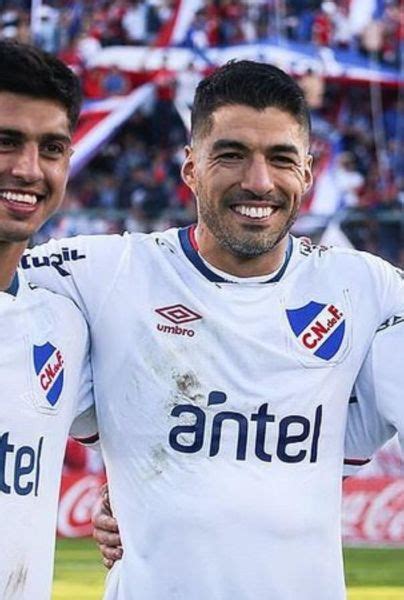 Luis Suárez Volvió Recargado Y Nacional Aplastó A Peñarol En El Clásico De Uruguay Strikers Cracks