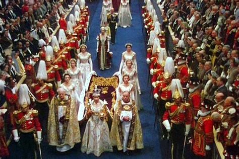 Queen Elizabeth II coronation pictures & dress - Coronation day June 2 ...