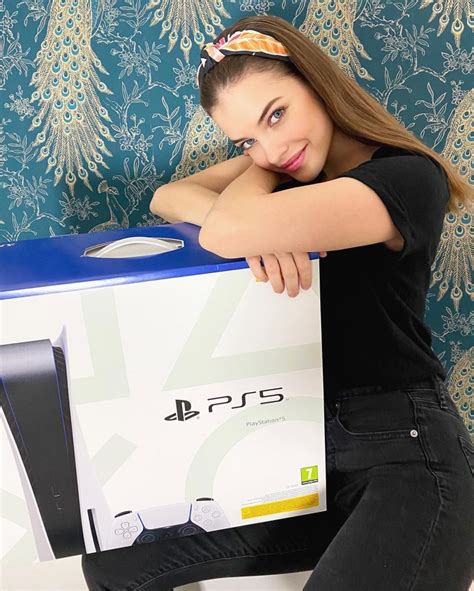 Hot And Sexy Barbara Palvin Photos ThBlog