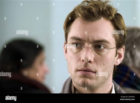 JUDE LAW, CLOSER, 2004 Stock Photo - Alamy