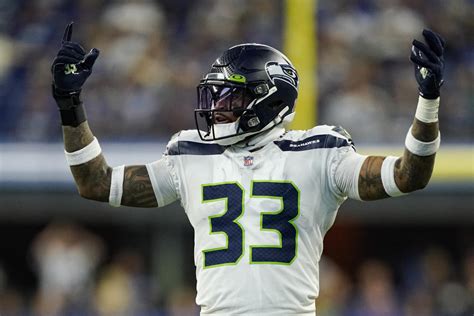 Seahawks reportedly release Pro Bowl safeties Jamal Adams, Quandre ...