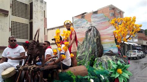 Capital guariqueña vibró con desfile en honor a San Juan Bautista