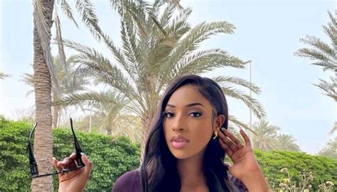 Amy Léa saffiche avec un bikini les internautes sous le charme vidéo Metrodakar