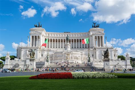 Le Monument à Victor Emmanuel Ii Destination Rome