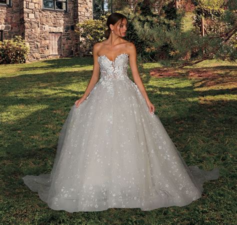 Sweetheart Strapless Ball Gown Wedding Dresses