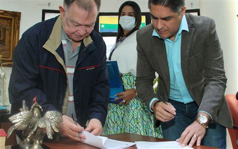 Gobernación y Universidad Yacambú firman convenio educativo para