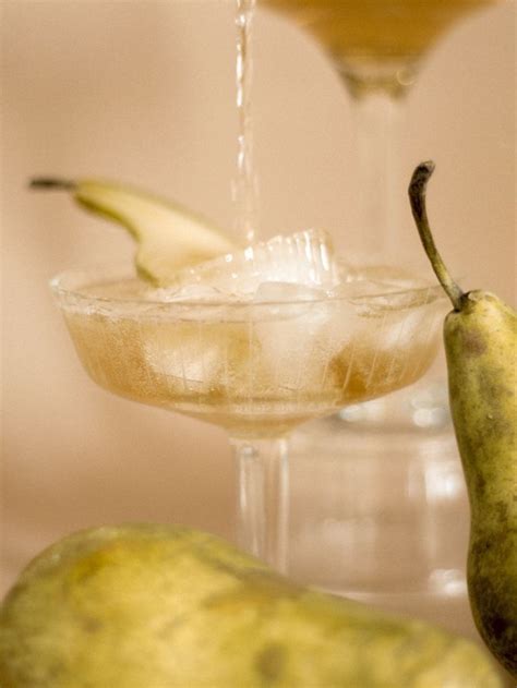 Pin By ʋﻌlʋﻌt • •⁠ ԅaｪn On •p ε A ԅ S 🍐cottage Pear Recipes Pear Brandy Pear