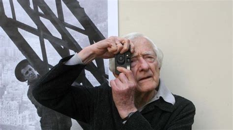 Les archives du photographe Marc Riboud confiées au Musée Guimet TF1