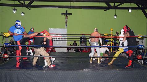 Velada De Lucha Libre En La Arena San Fernando