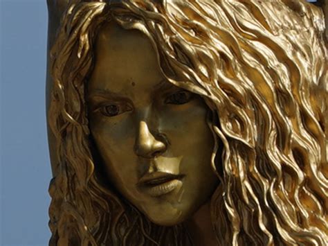 El error de ortografía en la estatua de Shakira que llamó la atención