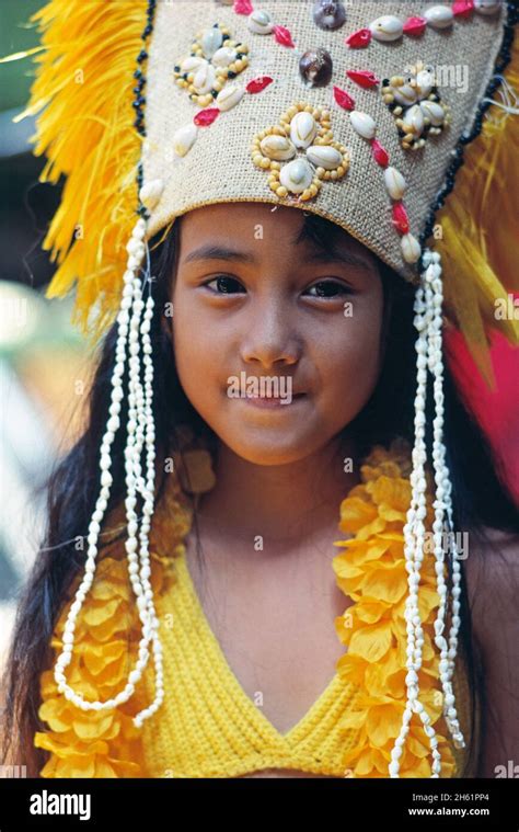 Indigenous Hawaiian Girl Hi Res Stock Photography And Images Alamy