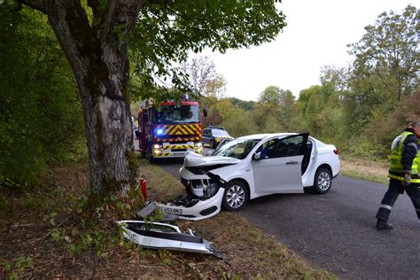 Pagny La Blanche C Te Faits Divers Voiture Contre Un Arbre Un Bless