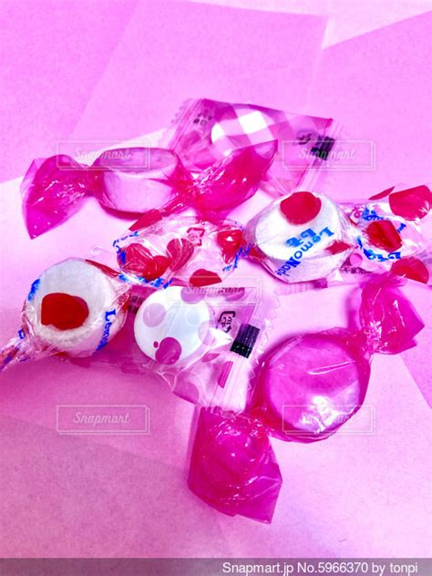 ピンク色のお菓子の写真・画像素材 5966370 Snapmart（スナップマート）