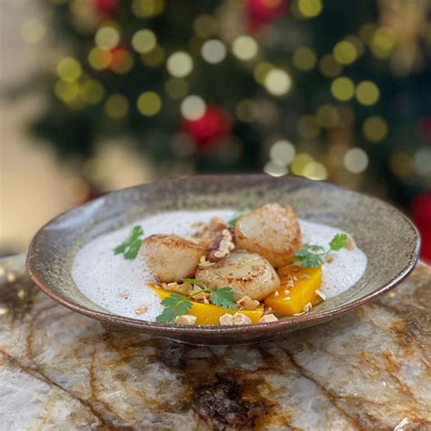 Noix de Saint Jacques rôties potimarron aux amandes épicées de Cyril