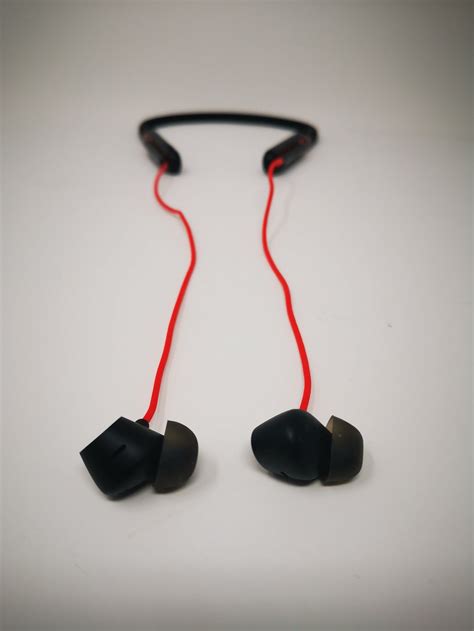 1MORE Spearhead VR BT In Ear Headphones Review Bluetooth E Sport