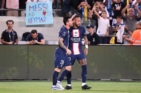 Neymar reverenţă în faţa lui Lionel Messi după PSG Nantes 4 0 Va