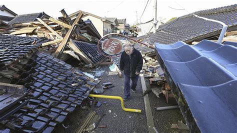 Japan Quake Toll Rises To At Least 81 Rescuers Race Against Time