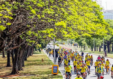 Passeio ciclístico no Parque da Cidade teve mais de 400 participantes