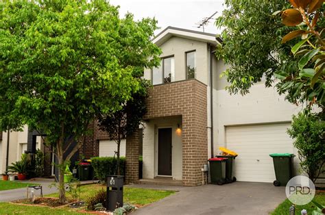 61 Sovereign Cct Glenfield Nsw 2167