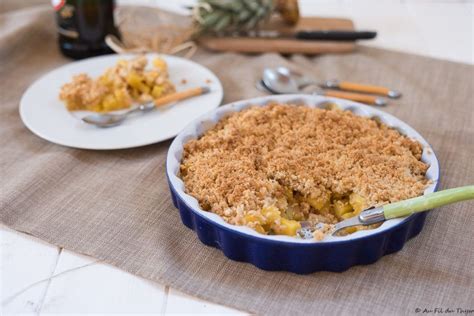 Crumble D Ananas Coco Et Rhum Au Fil Du Thym Recipe Desserts