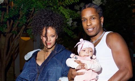 Rihanna Y A Ap Rocky Presentan A Su Segundo Beb