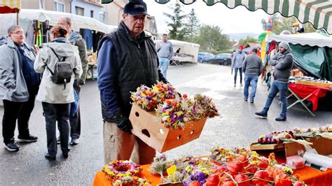 Marktfest in Gräfenroda Mit Musik und heißem Met an der Eismanufaktur